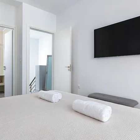 Gennadi Harmony Suites - 200 M From The Sea Exterior photo