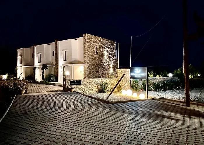 Gennadi Harmony Suites - 200 M From The Sea